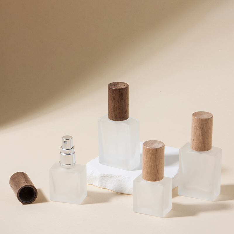 Frasco de spray de perfume de vidro quadrado de 10ml e 15ml com tampa de madeira